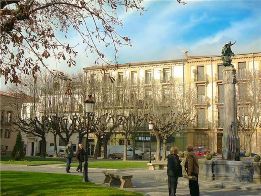 Casa Ramona Apartamento De Pueblo Con Patio En El Centro De Sant Joan Sant Joan de les Abadesses Exterior foto